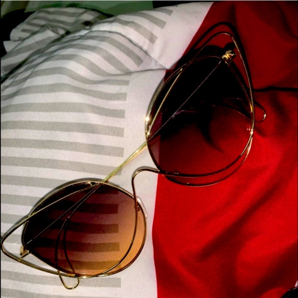Oversized Butterfly Shape Color Lens